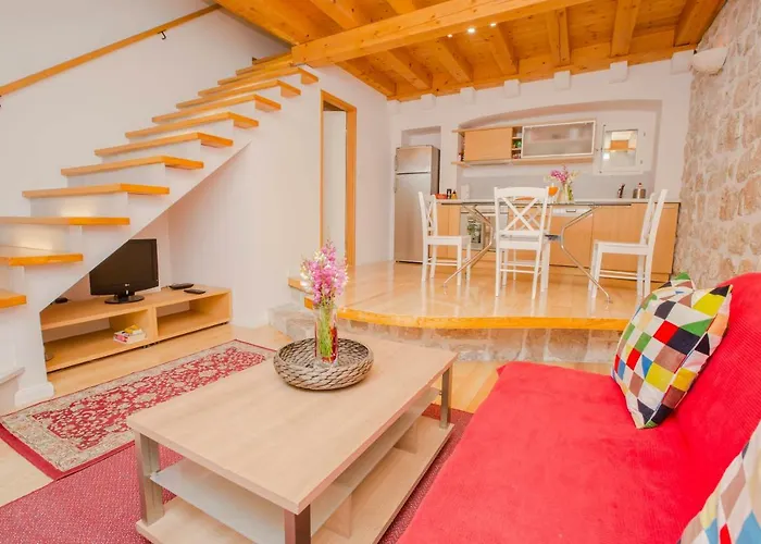 Apartment Sorta